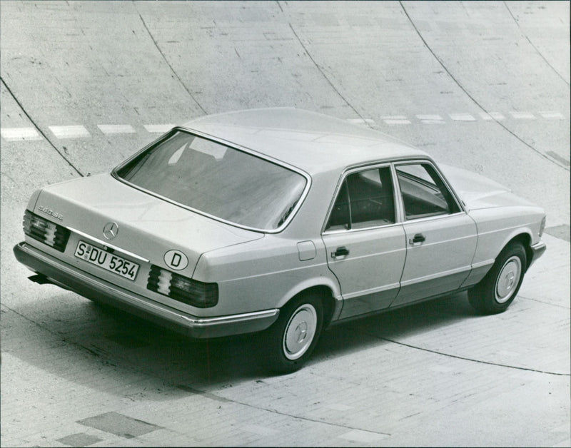 Mercedes-Benz 280 SE - Vintage Photograph
