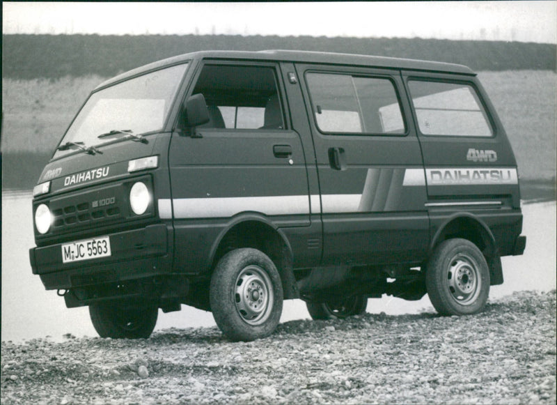 Daihatsu Sparcar 1000 four-wheel-drive - Vintage Photograph
