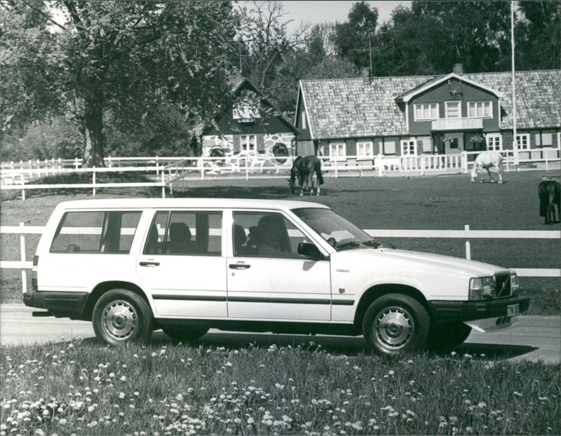 Volvo 740 GLE 1986 - Vintage Photograph