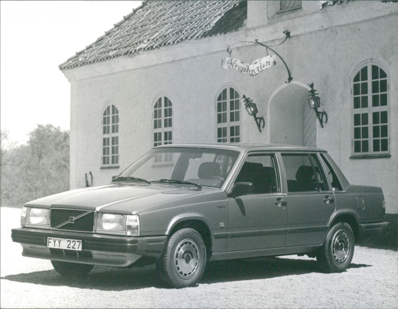 Volvo 740 GLE 1986 - Vintage Photograph