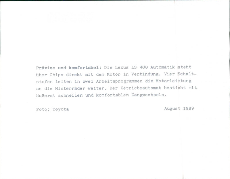 Toyota Lexus LS 400 - Vintage Photograph