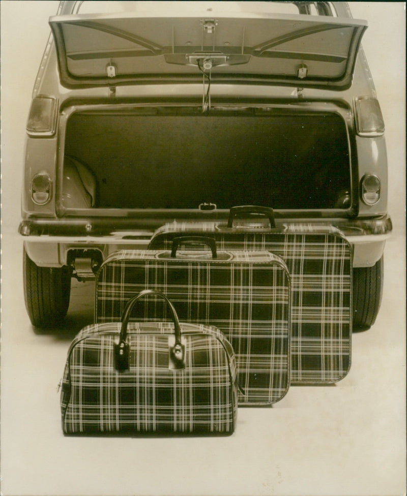 N 600 - Vintage Photograph