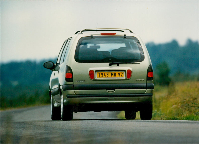 Renault Espace - Vintage Photograph