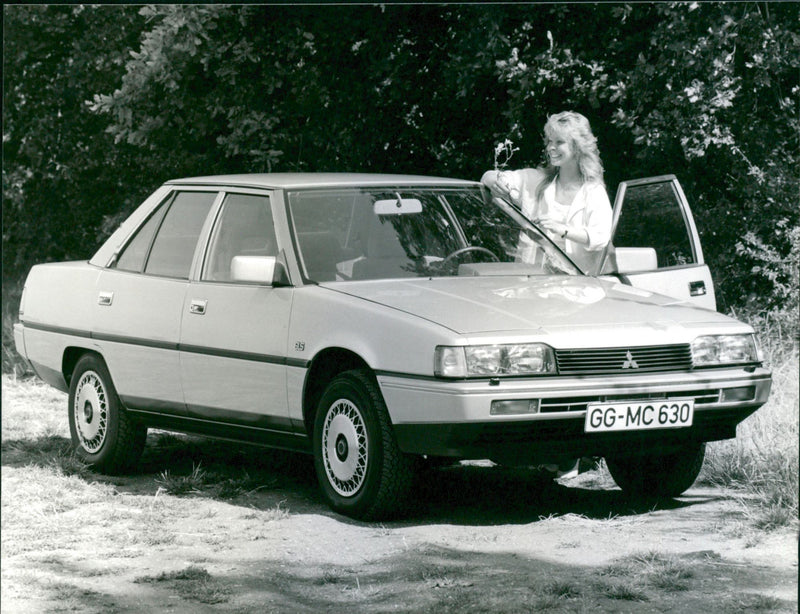 A view of the Mitsubishi Galant 2400 GLS - Vintage Photograph