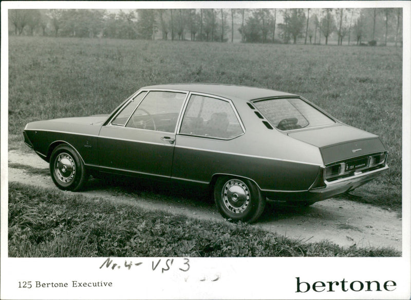 Fiat 125 Executive (Bertone) - Vintage Photograph