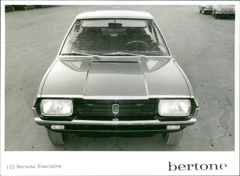 Fiat 125 Executive (Bertone) - Vintage Photograph