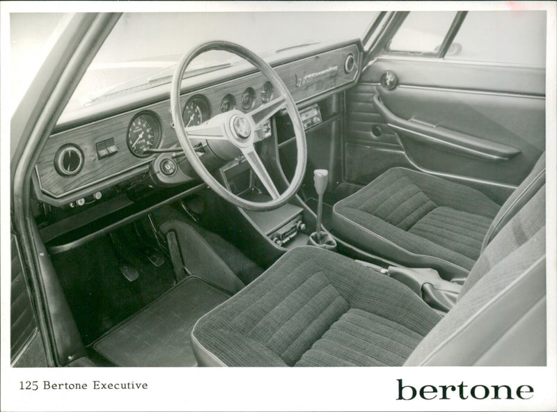 Fiat 125 Executive (Bertone) - Vintage Photograph