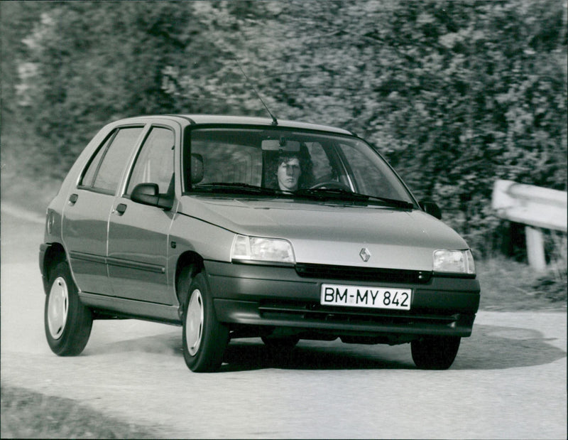 Renault 9104 Renault Clio RN 1.9 D - Vintage Photograph