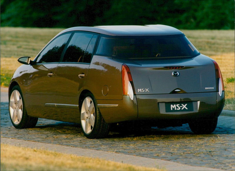 Mazda Inhalt 97 - Vintage Photograph