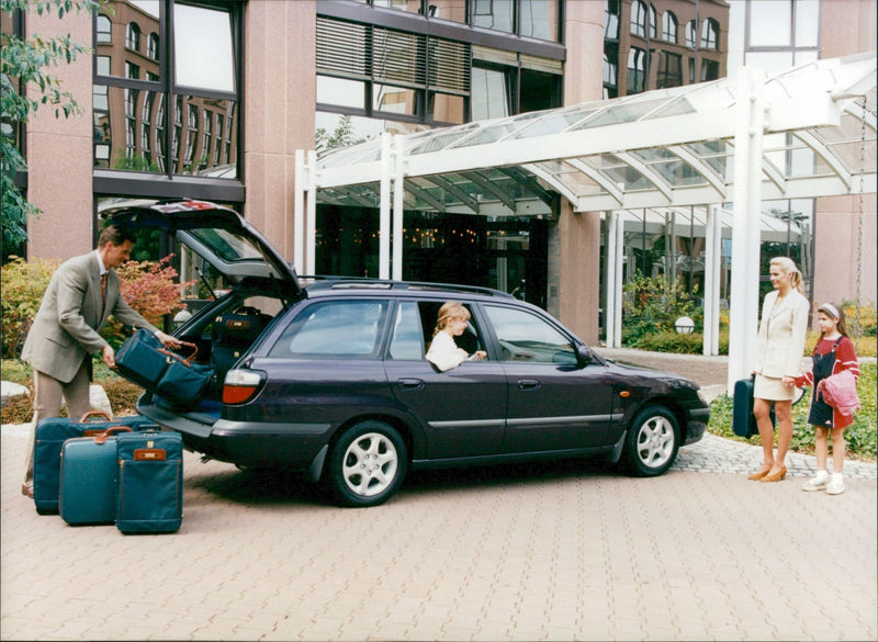 Mazda 626 Kombi - Vintage Photograph