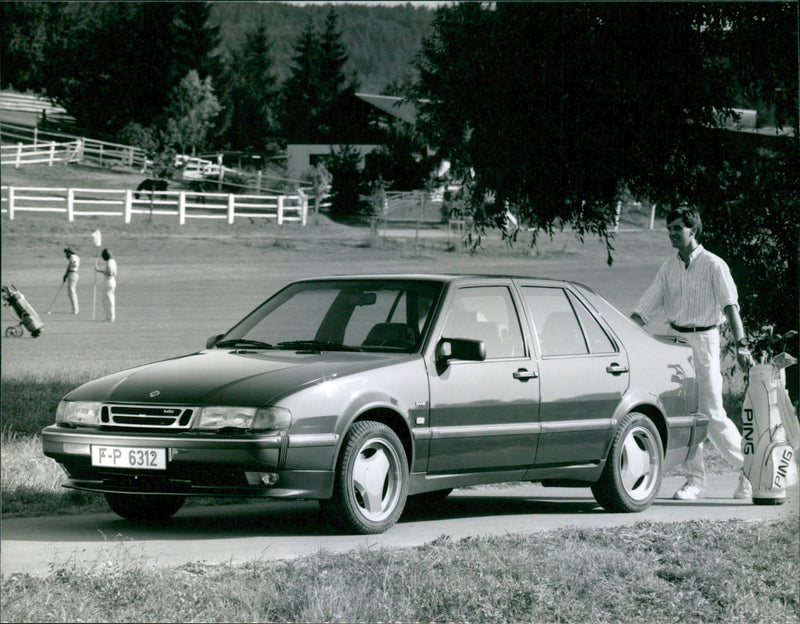 Saab 9000, CS 2.3 Turbo S,  Model  Jahr 1992 - Vintage Photograph