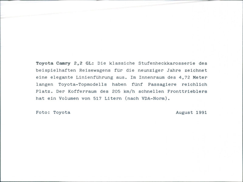 Toyota Camry 2.2 GL - Vintage Photograph