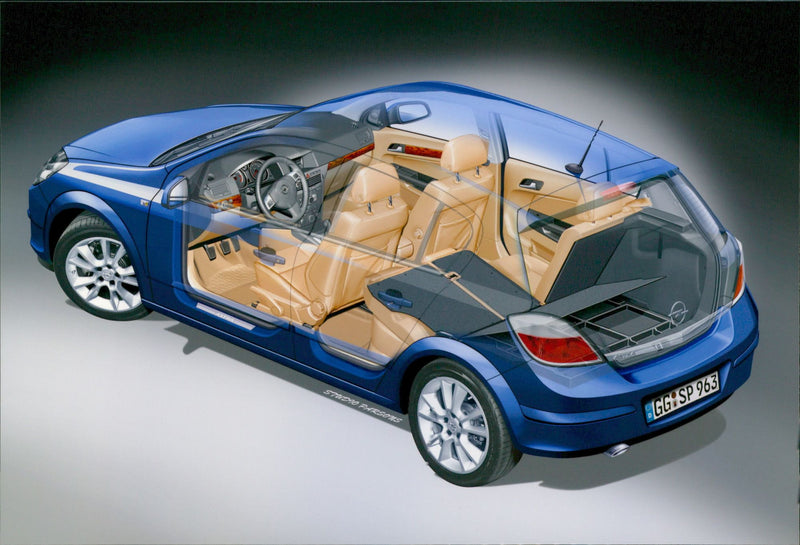 Opel Astra 2004 - Vintage Photograph