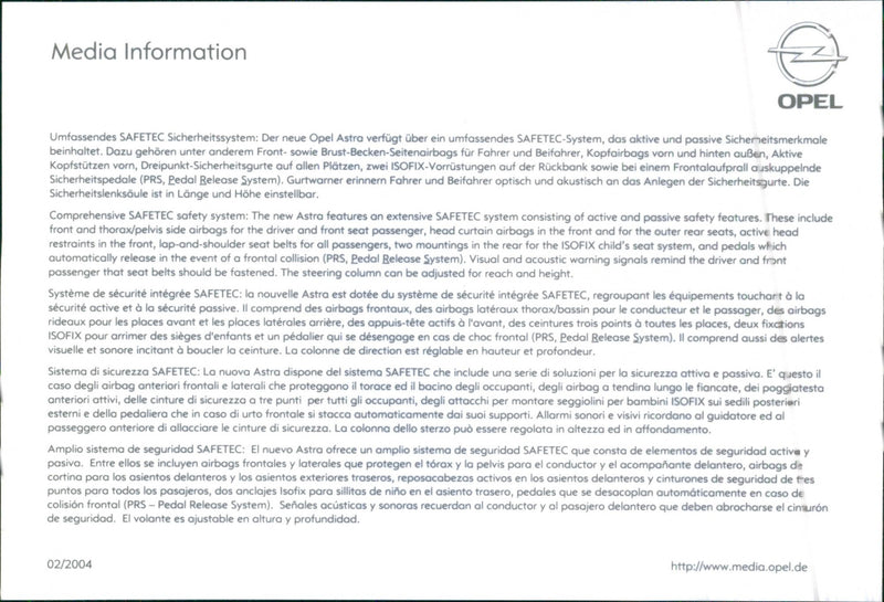 Opel Astra 2004 - Vintage Photograph