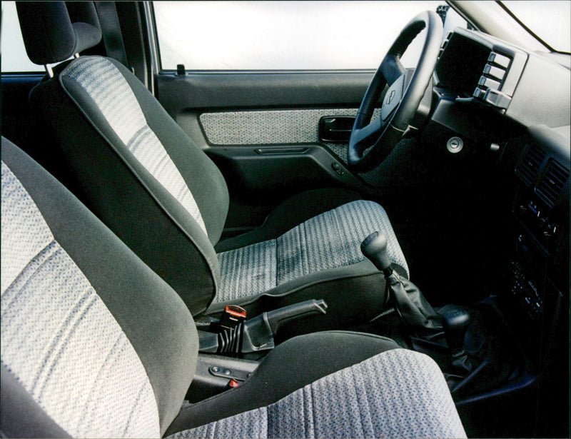 1995 Opel Frontera - Vintage Photograph