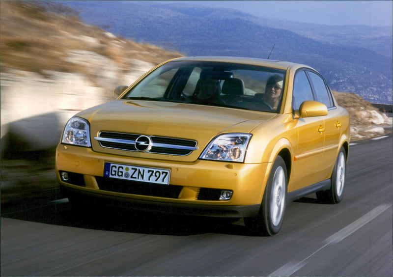 2002 Opel Vectra - Vintage Photograph