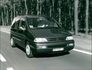 Peugeot 806 SV 1994 - Vintage Photograph
