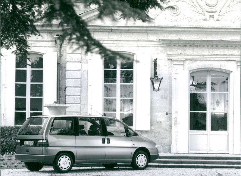 Peugeot 806 SR 1994 - Vintage Photograph