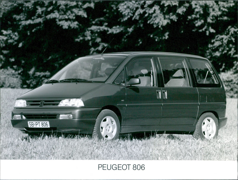 Peugeot 806 - Vintage Photograph