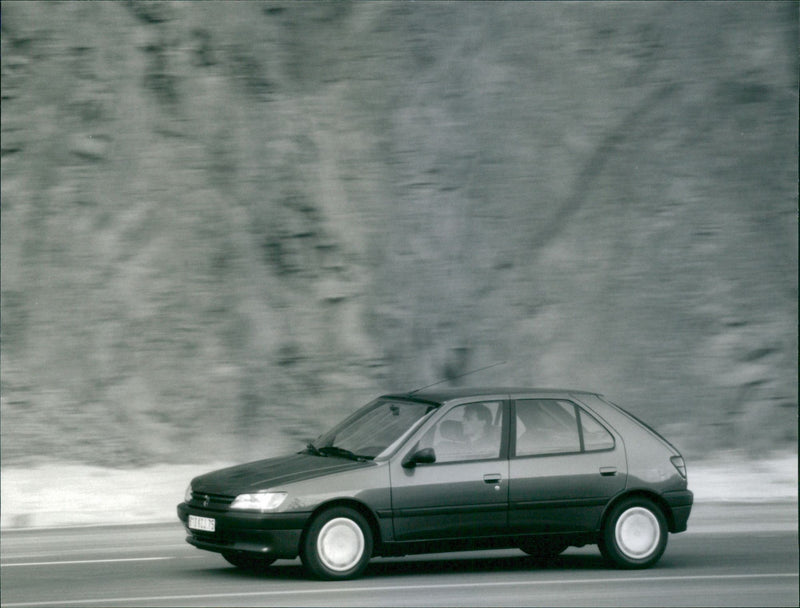 Peugeot 306 XT 1993 - Vintage Photograph