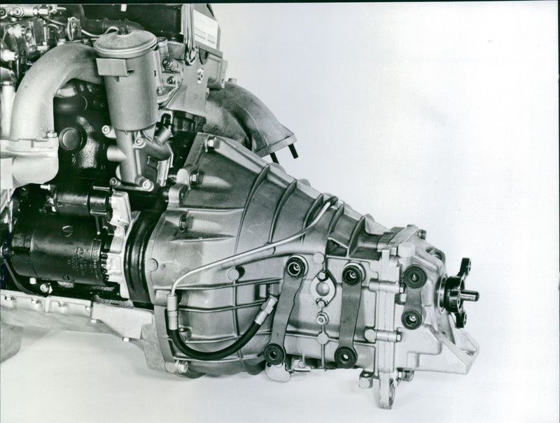 Mechanical four-speed transmission GL/ 68/20 by Daimler-Benz - Vintage Photograph