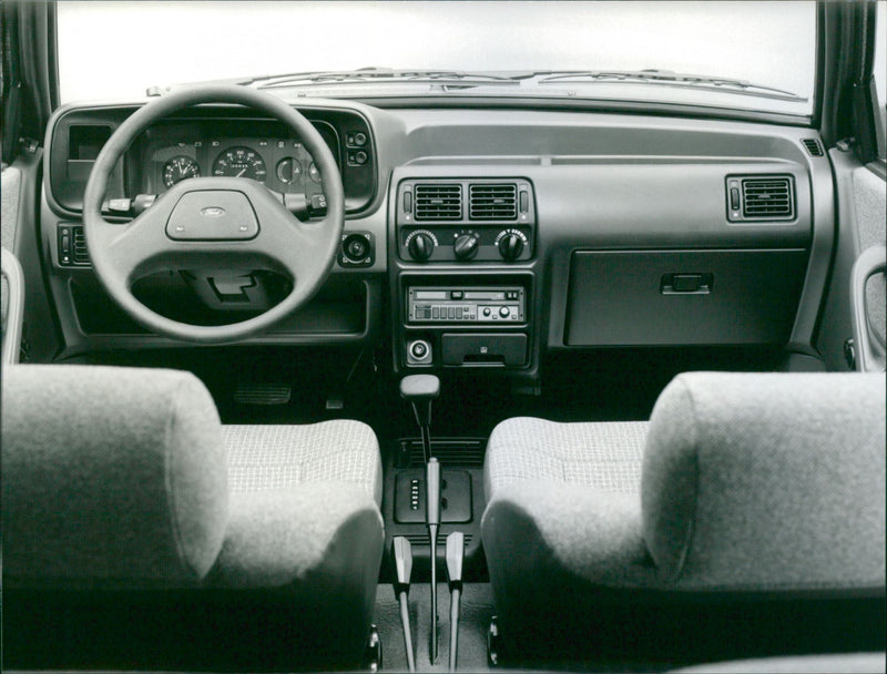 Ford Escort CL - Vintage Photograph