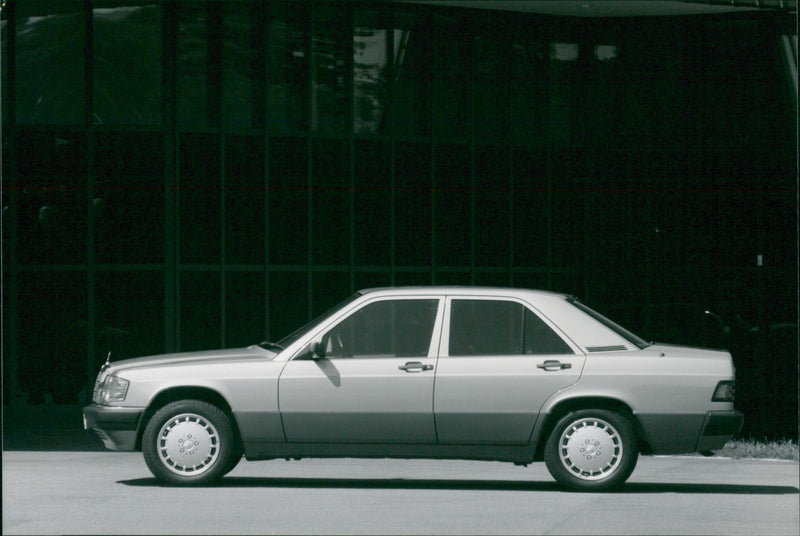 Mercedes-Benz 190 D - 190 E 2.6 - Vintage Photograph