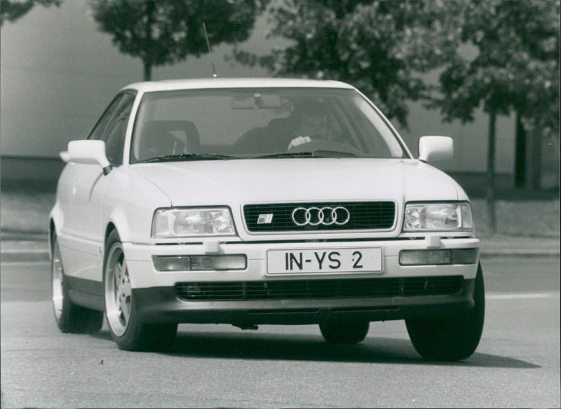 Audi Coupé S2, Mj. 1991 - Vintage Photograph