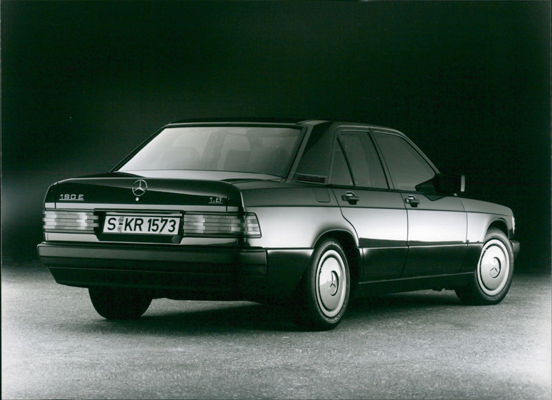 Mercedes-Benz 190 E 1.8 - Vintage Photograph