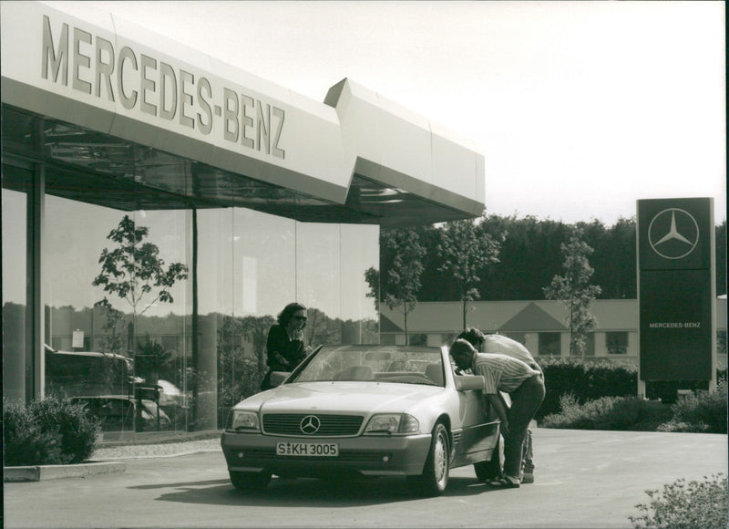 Mercedes-Benz 300 SL / 300 SL -24 / 500 SL - Vintage Photograph