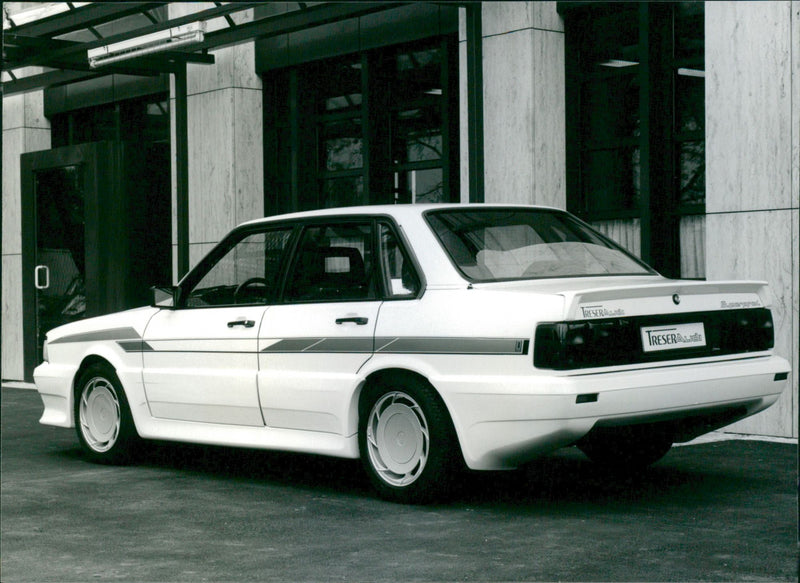 Treser Audi Super - Vintage Photograph