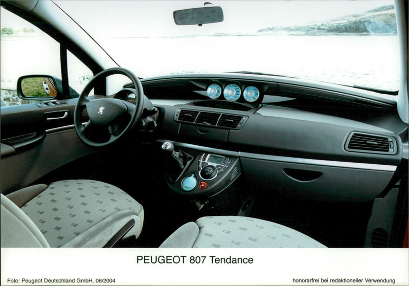 Peugeot 807 Tendance - Vintage Photograph