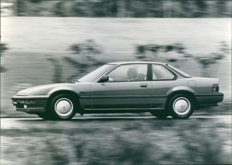 Honda Prelude 2.0i-16 - Vintage Photograph