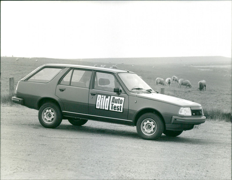 1984 Renault 18 - Vintage Photograph