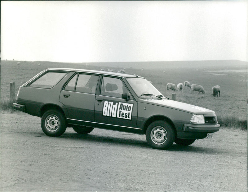 1984 Renault 18 - Vintage Photograph