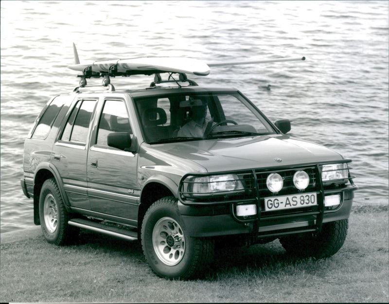 Opel Frontera - Vintage Photograph