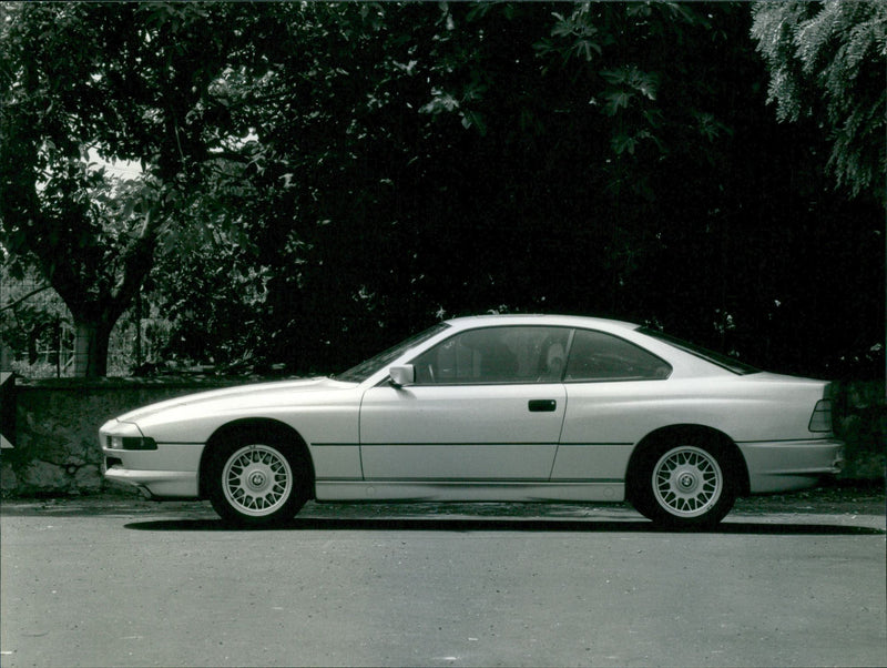 1992 BMW 8 Series 850i - Vintage Photograph