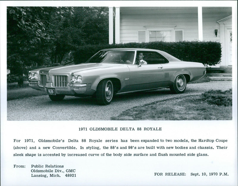 1971 Oldsmobile Delta 88 Royale - Vintage Photograph