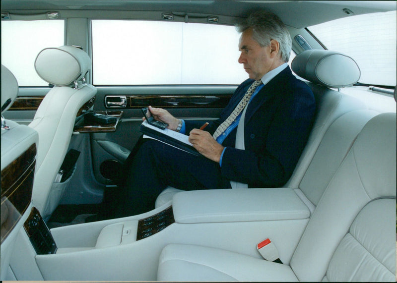 Jaguar XJ 12 6.0, model 1995 - Vintage Photograph