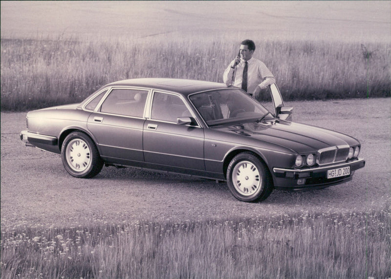 Jaguar Sovereign 4.0, model 1994 - Vintage Photograph