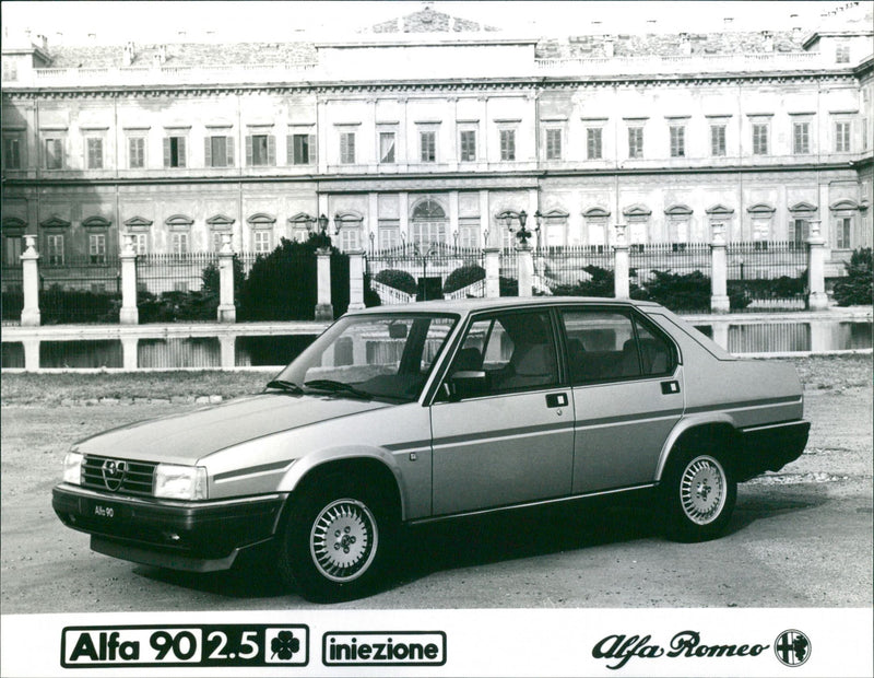 Alfa Romeo 90 - Vintage Photograph