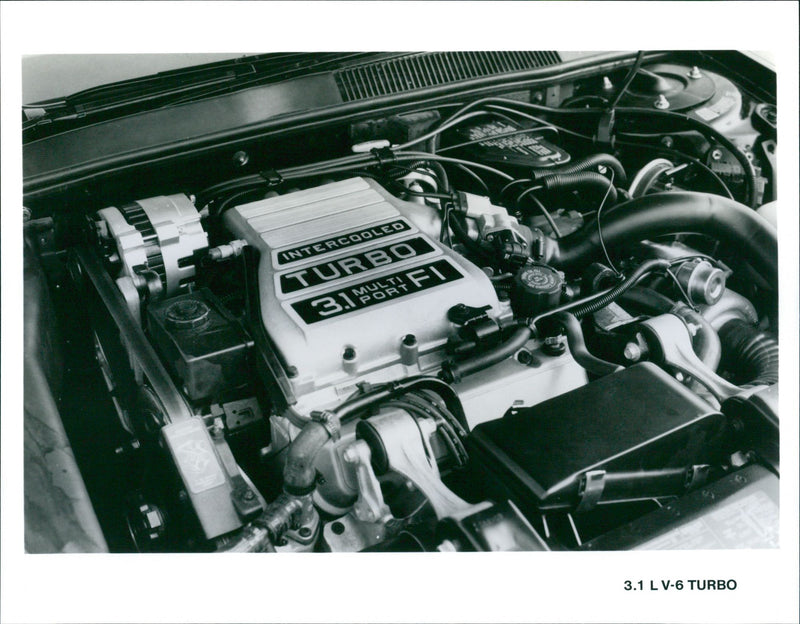 Pontiac, Intercooler Turbo 3.1 LV-6 Turbo - Vintage Photograph