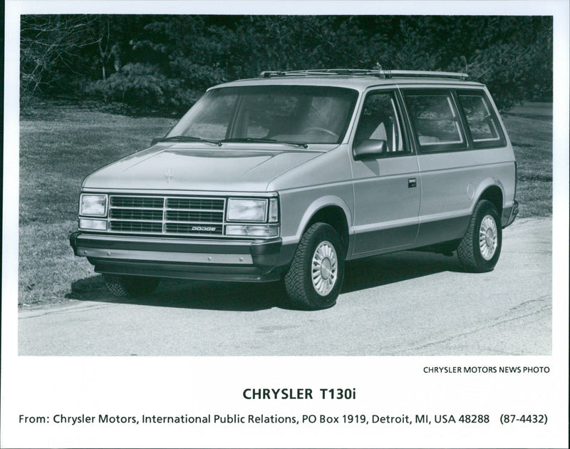 1987 Chrysler T130i - Vintage Photograph