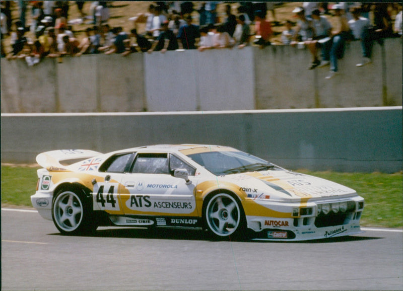 2002 Toyota Avensis - Vintage Photograph