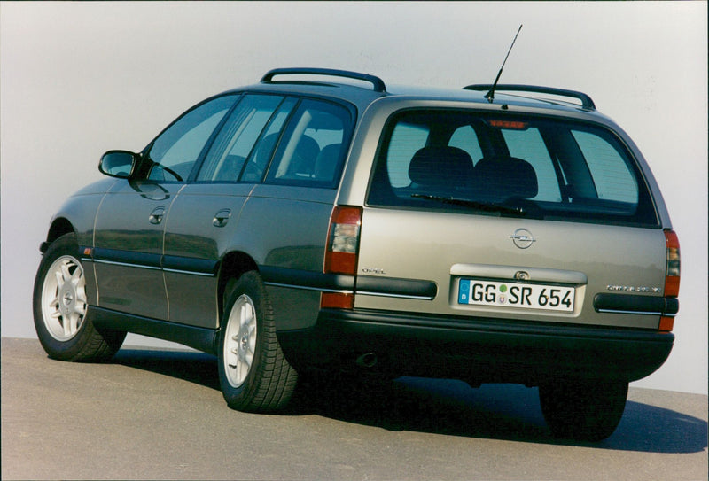 Opel Omega Caravan 98 - Vintage Photograph