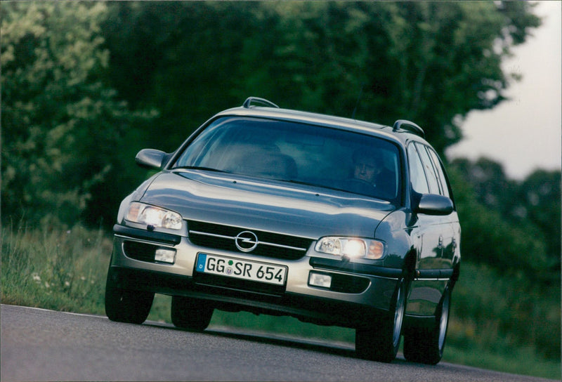 Opel Omega Caravan 98 - Vintage Photograph