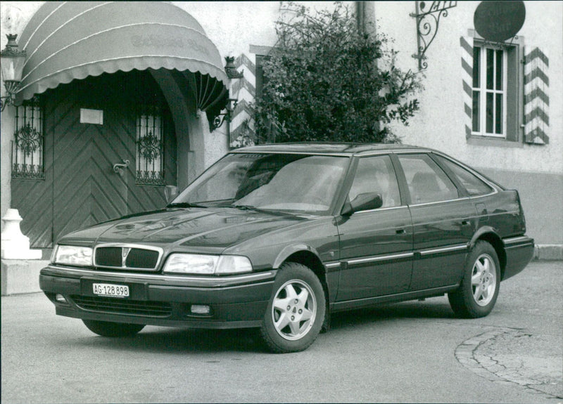 Rover 827 Si (5-door) - Vintage Photograph