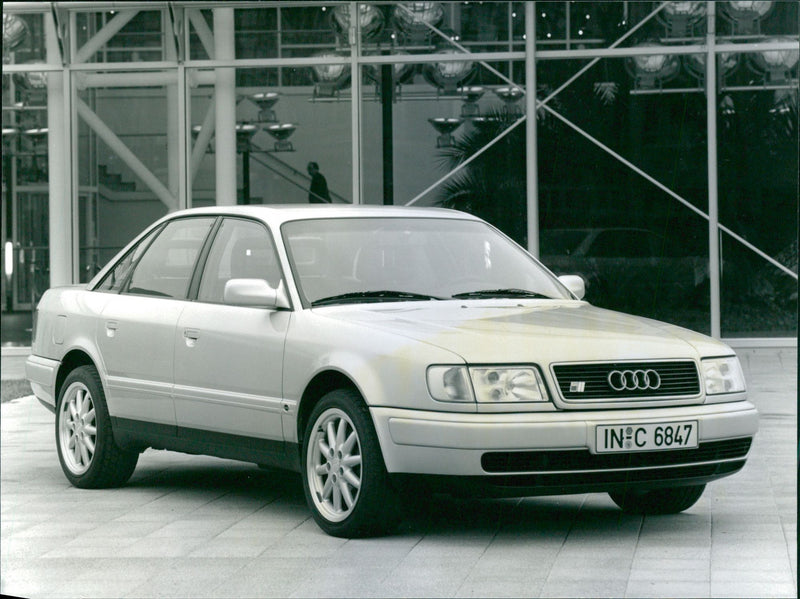 Audi S4 4.2 - Vintage Photograph