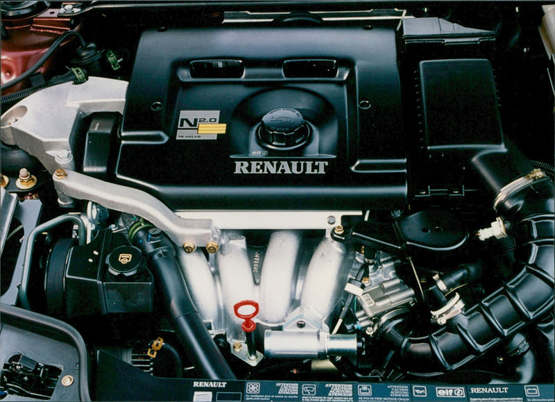 Renault Safrane 2.0 16 V - Vintage Photograph