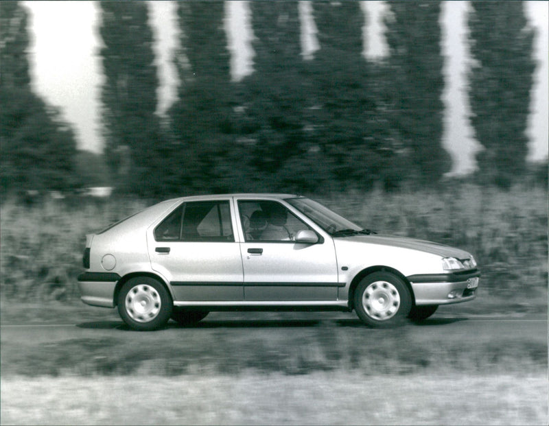 Renault 19 RT 1.9 dT - Vintage Photograph